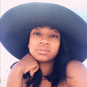 Meet your Posher, Semone